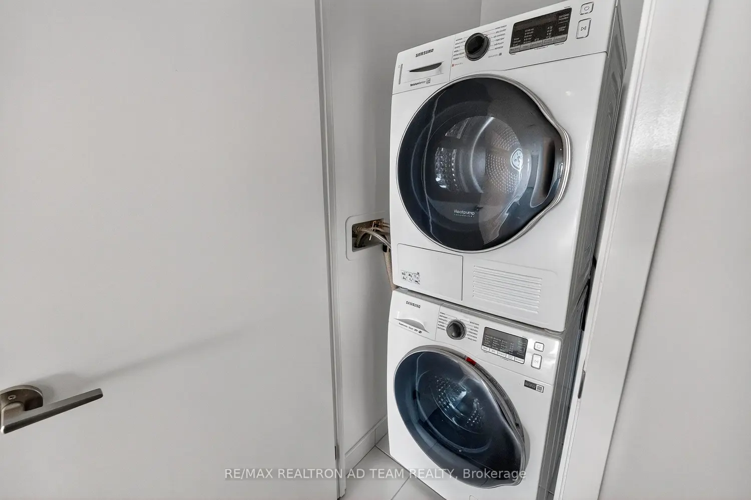 Additional image 12 of 10 Honeycrisp Crescent 717