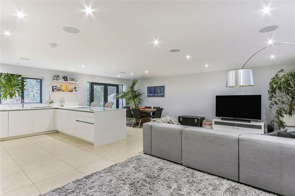 Additional image 4 of 3 bed flat for salePanorama Road, Poole, Dorset BH13