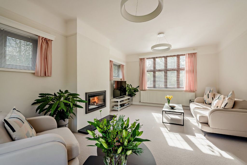 Additional image 7 of 5 bed detached house for saleTydehams, Newbury, Berkshire RG14
