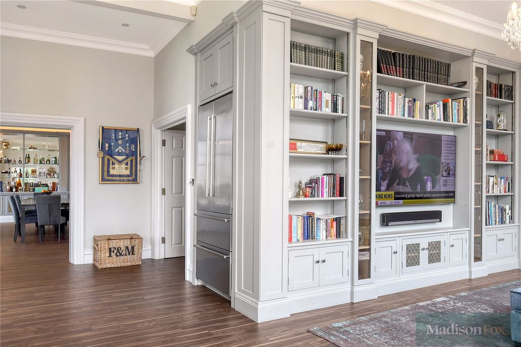 Additional image 18 of 4 bed flat for saleClaybury Hall, Regents Drive, Woodford Green IG8