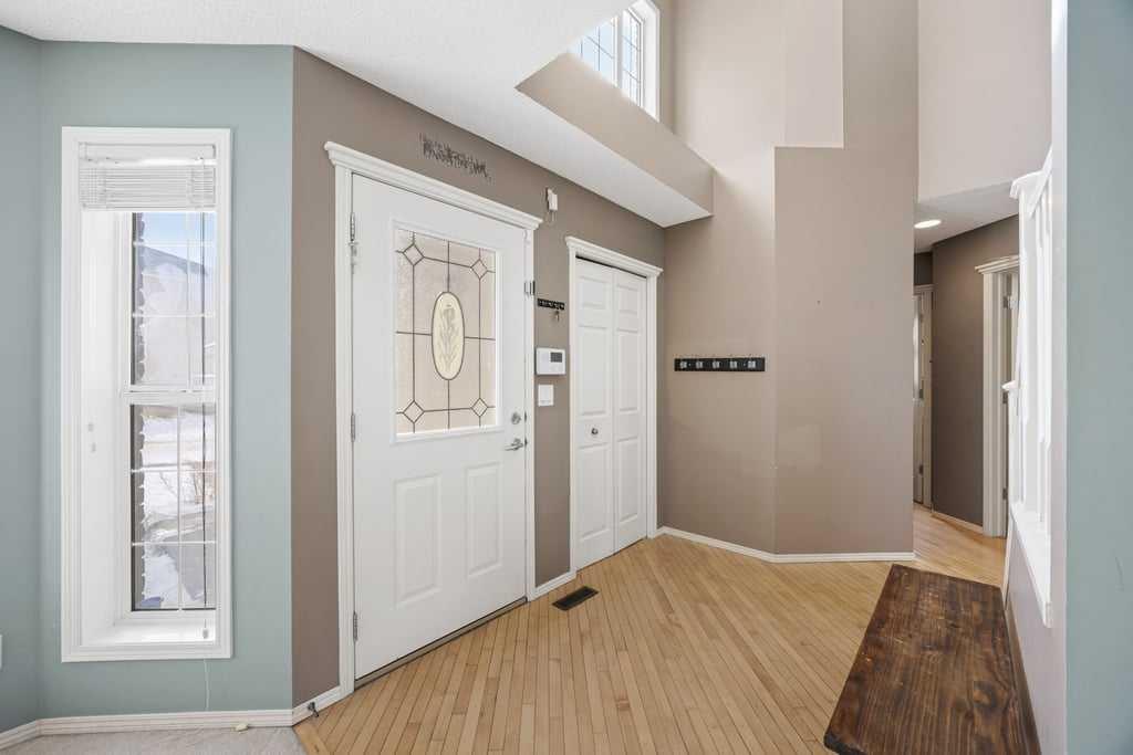 Additional image 4 of 19 Sienna Park Crescent SW, Calgary, AB, T3H 5H4