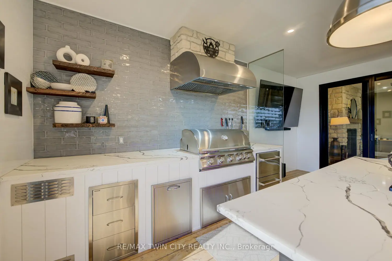 Additional image 10 of 43711 Adelaide Street