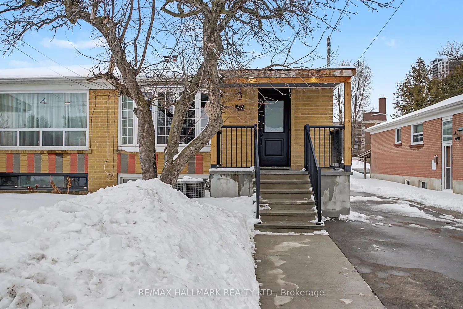 37 Avis Crescent