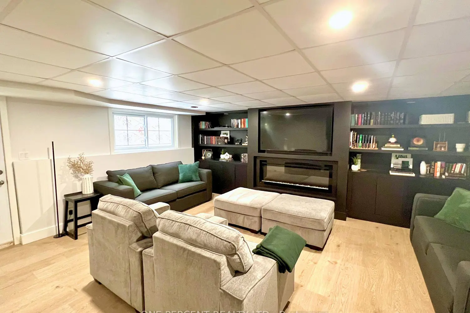 Additional image 12 of 49 Spruceside Crescent