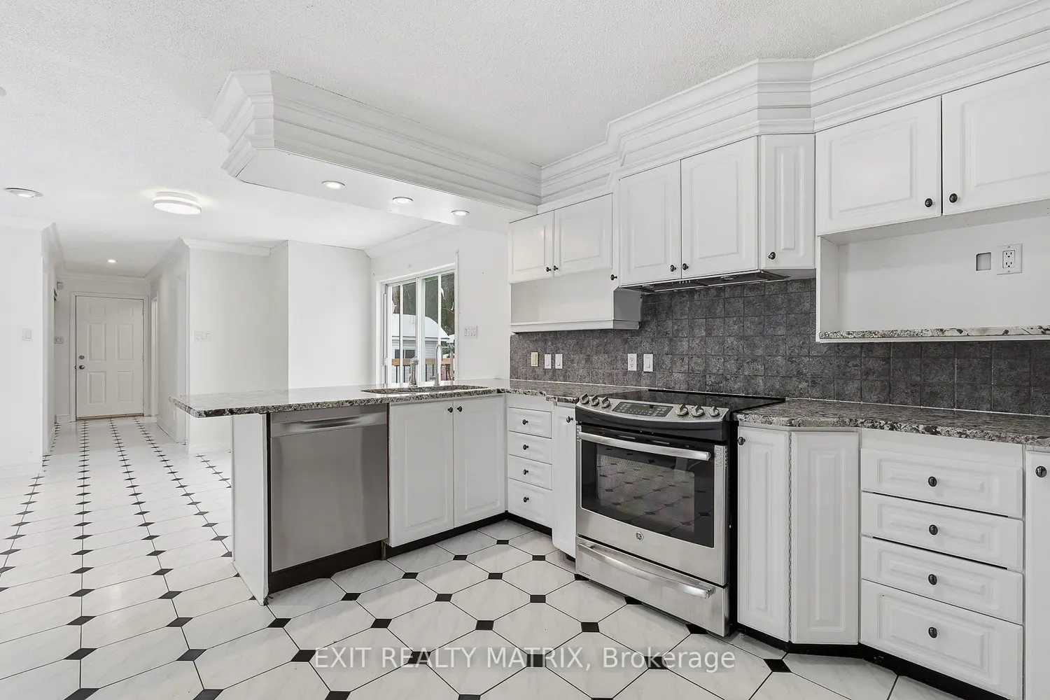 Additional image 5 of 203 Montee Outaouais Road