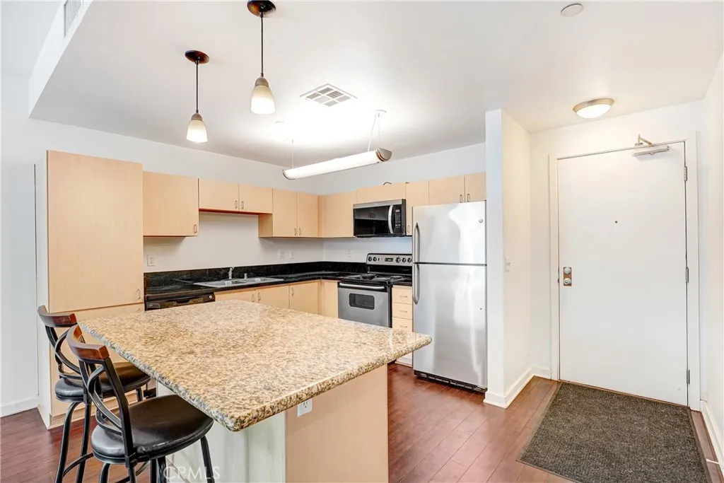 Additional image 20 of 630 W 6th St Unit 216, Los Angeles, CA 90017