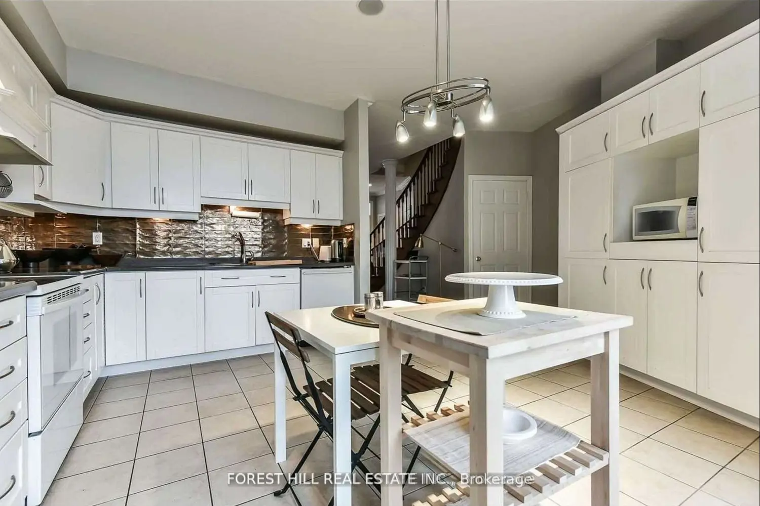 Additional image 4 of 10 Horsham Avenue
