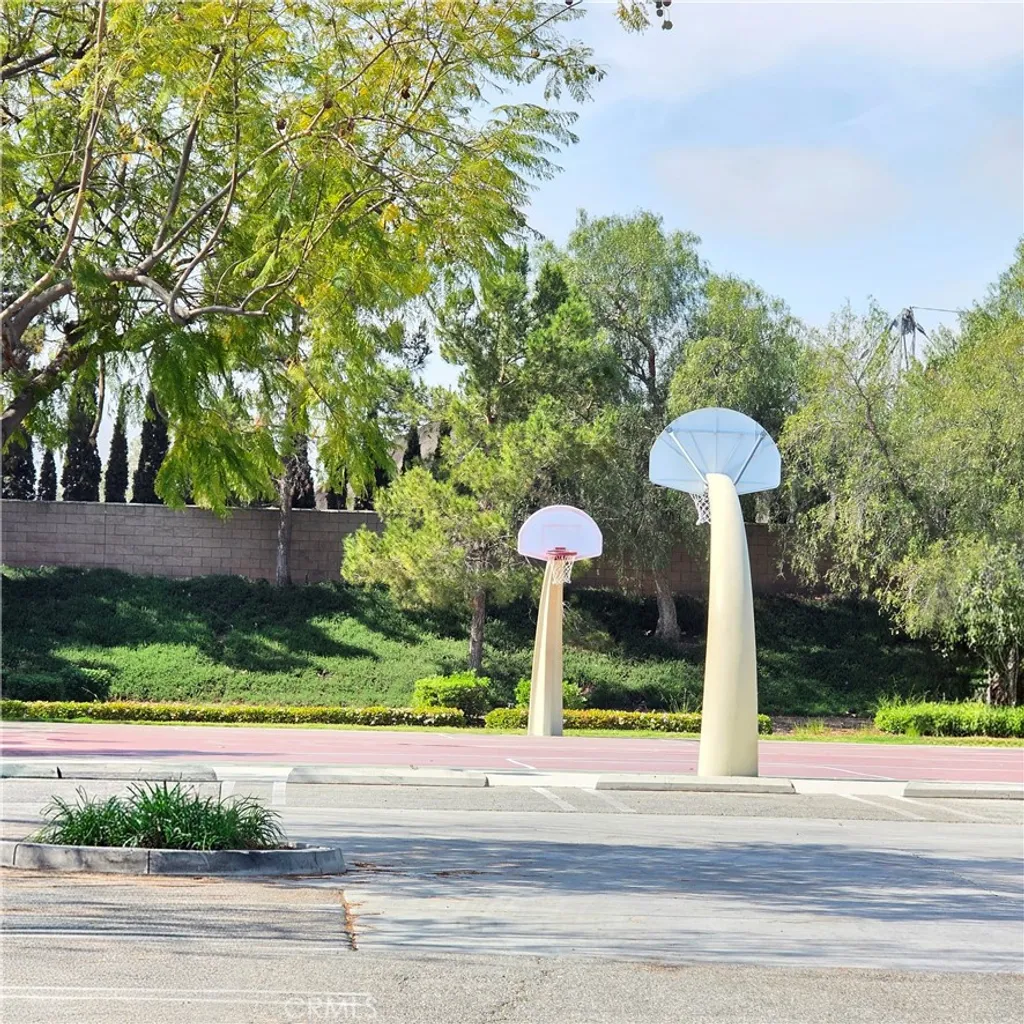 521 W Dunton Ave, Orange, CA 92865