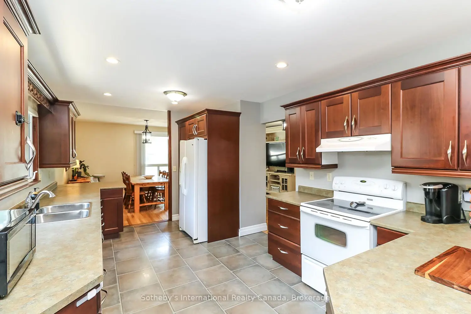 Additional image 9 of 33 Parkwood Drive