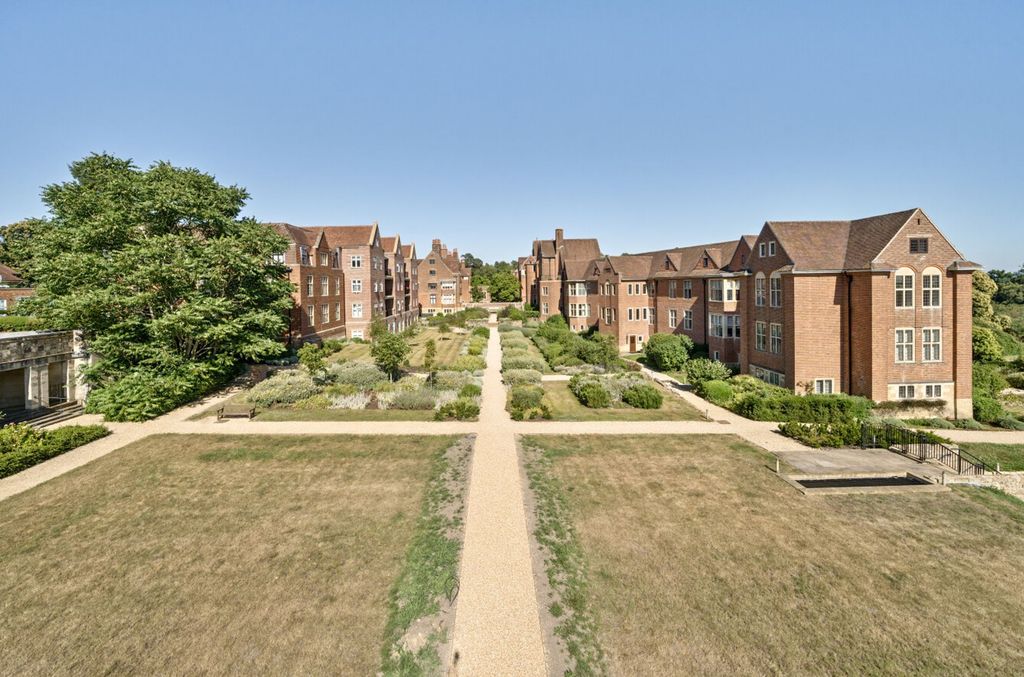 Additional image 24 of 2 bed flat for saleKings Drive, Midhurst GU29