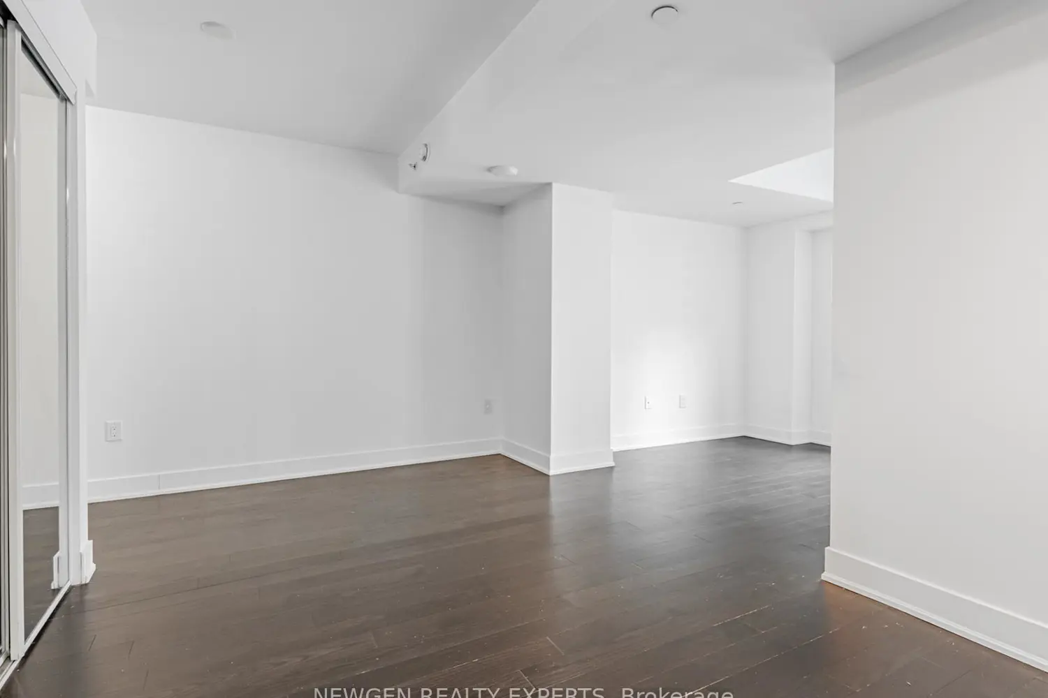 Additional image 12 of 955 Bay Street 208
