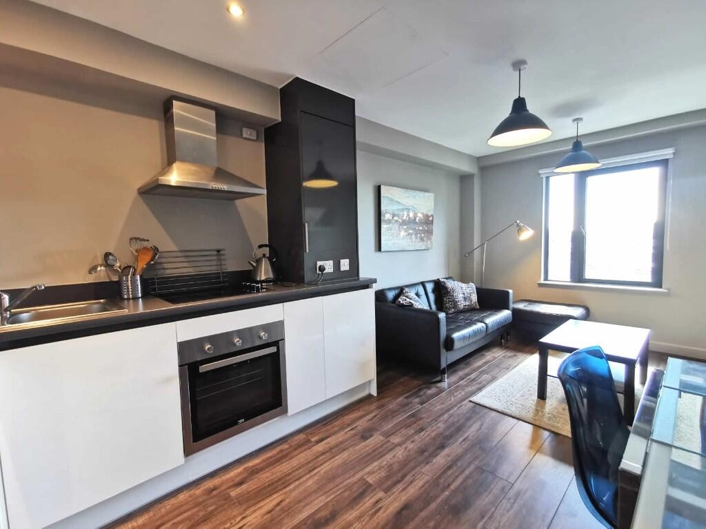 1 Bed Flat, The Drapery, B12, N1 7GU