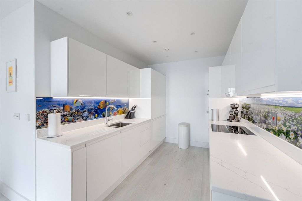 Additional image 6 of 3 bed flat for saleBayside Apartments, 62 Brighton Road, Worthing, West Sussex BN11
