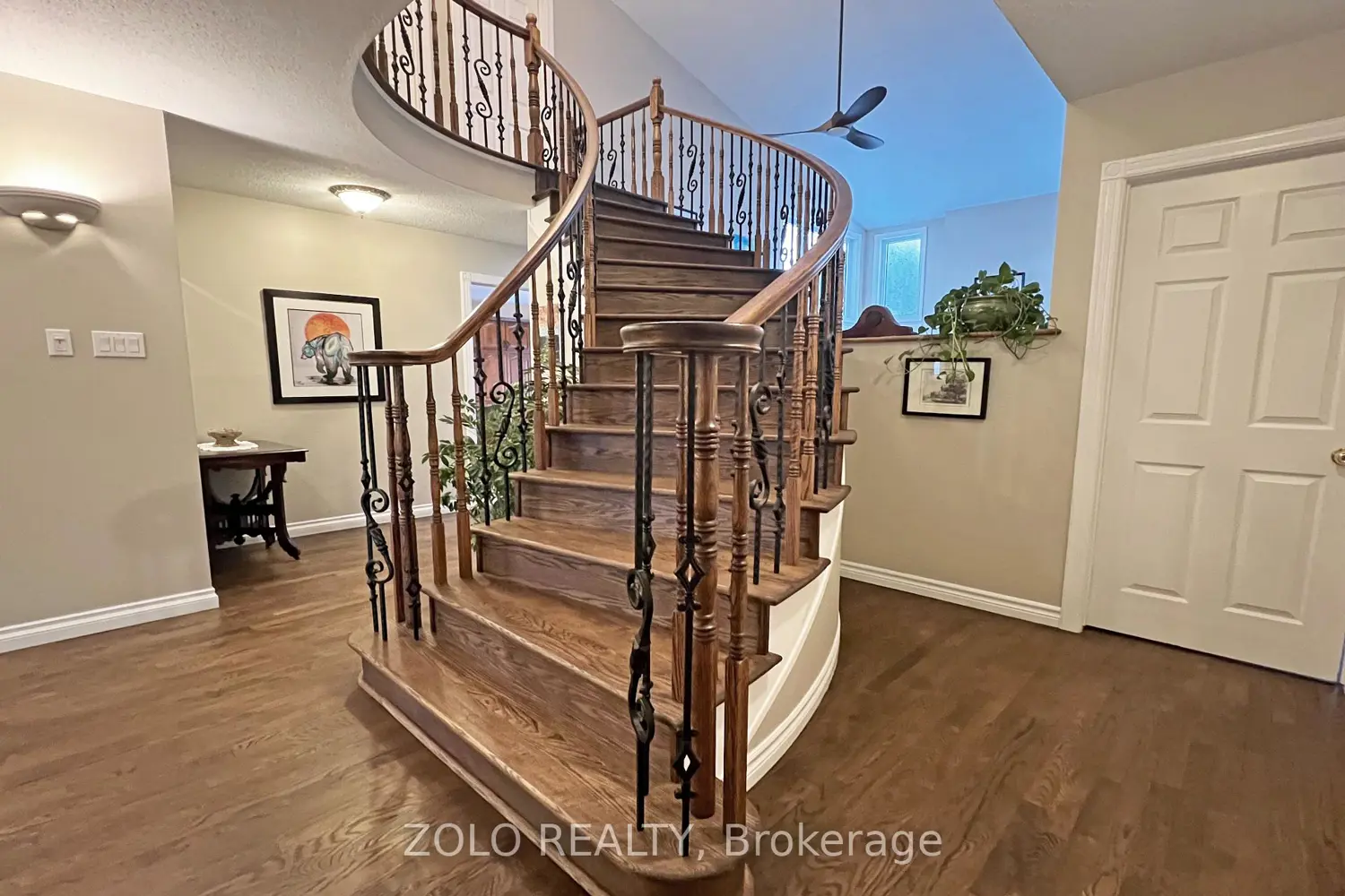 Additional image 3 of 736 Hauteview Crescent