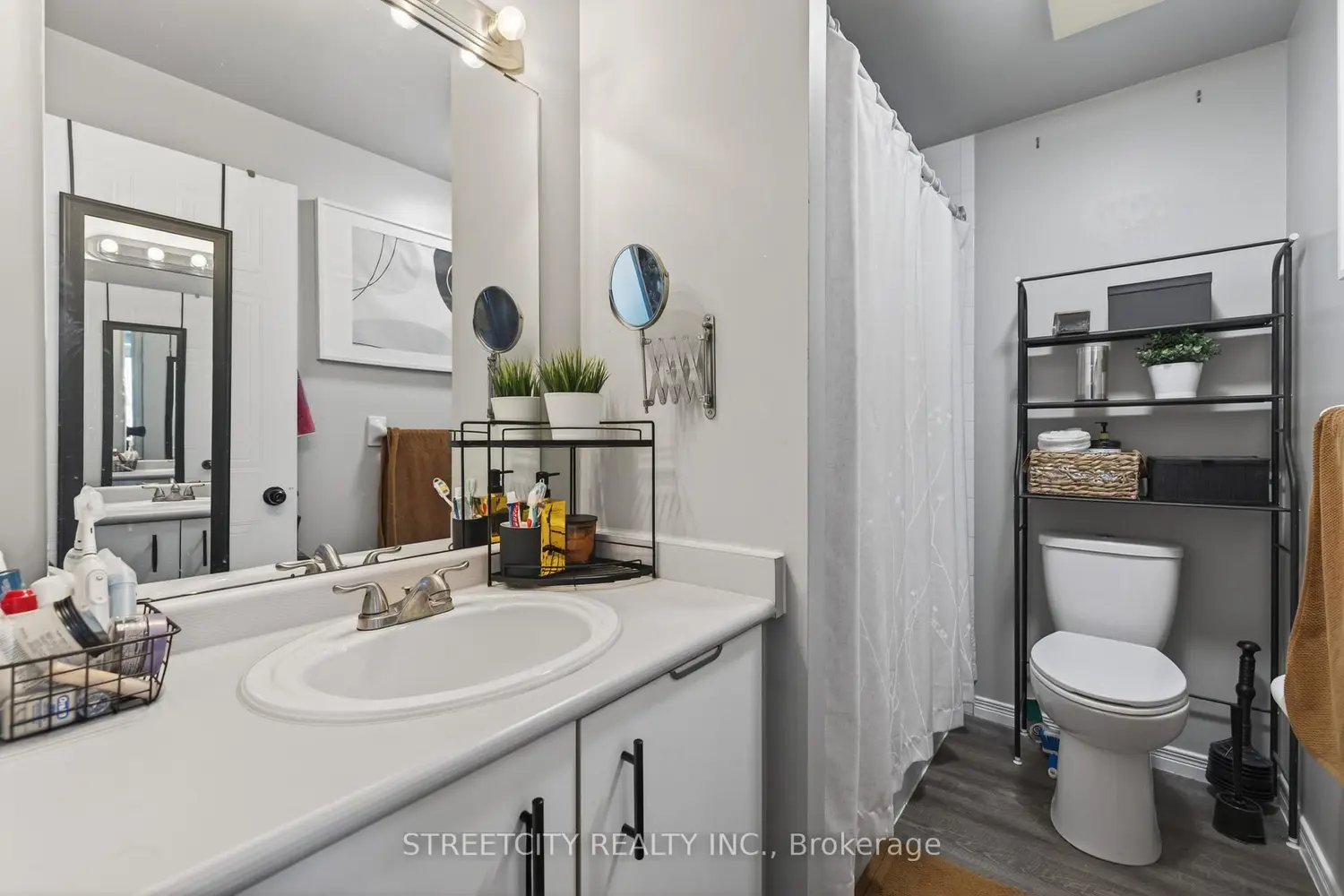 Additional image 9 of 76 Baseline Road 205