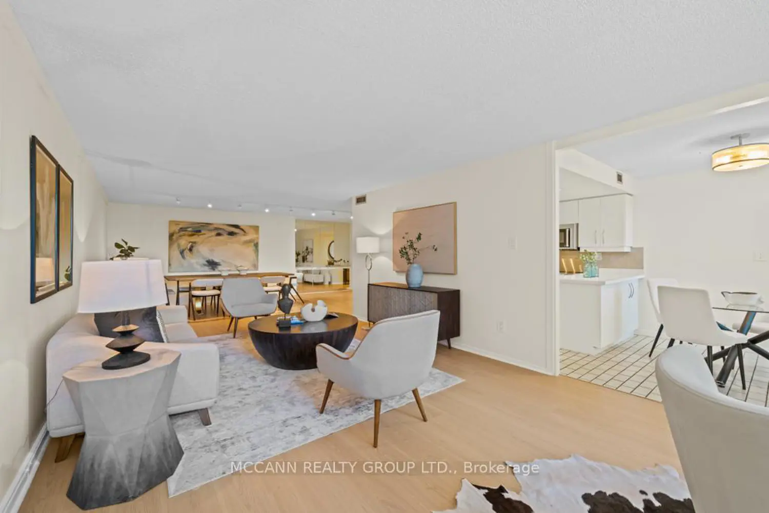 Additional image 5 of 360 Bloor Street 301