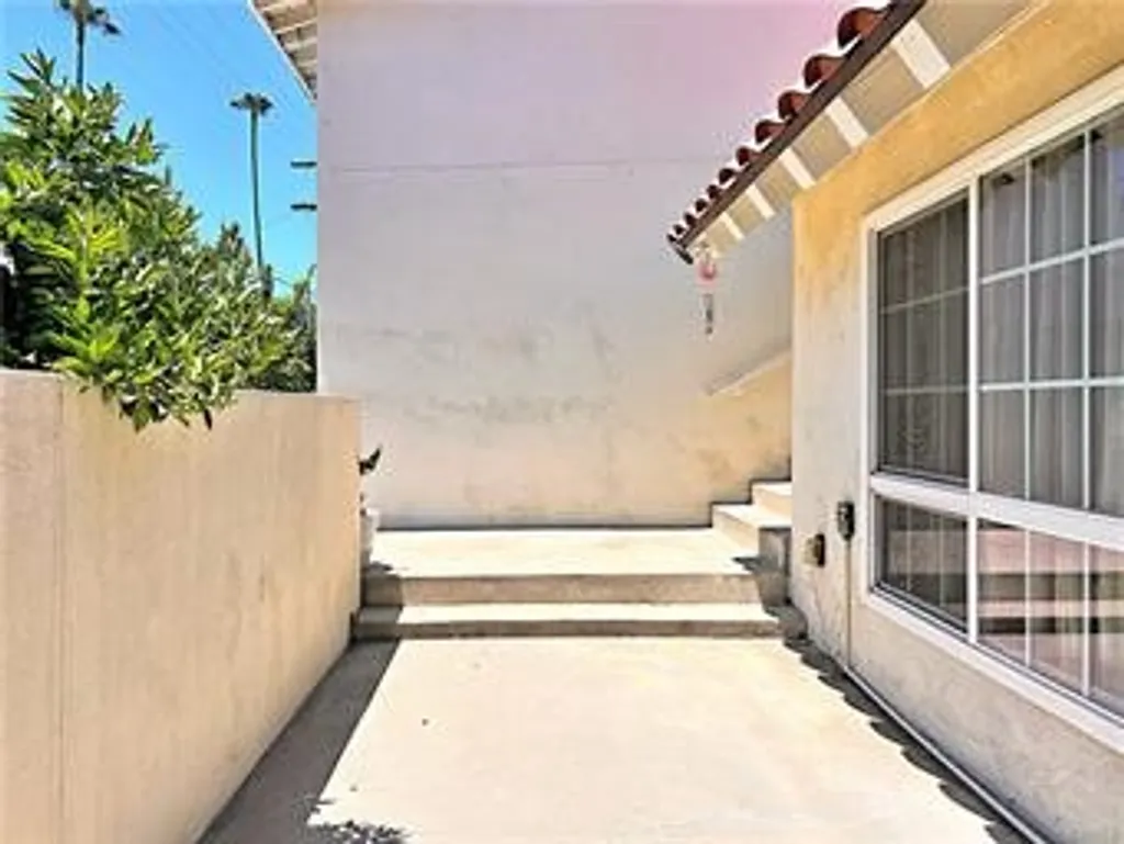 Additional image 5 of 20009 Arminta Street, Winnetka, CA 91306