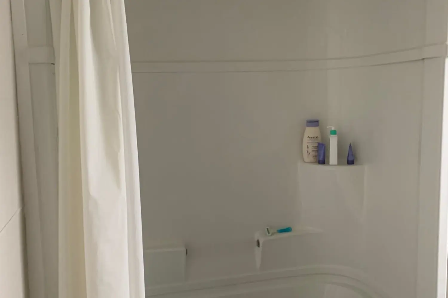 Additional image 3 of 433 Broadway Street