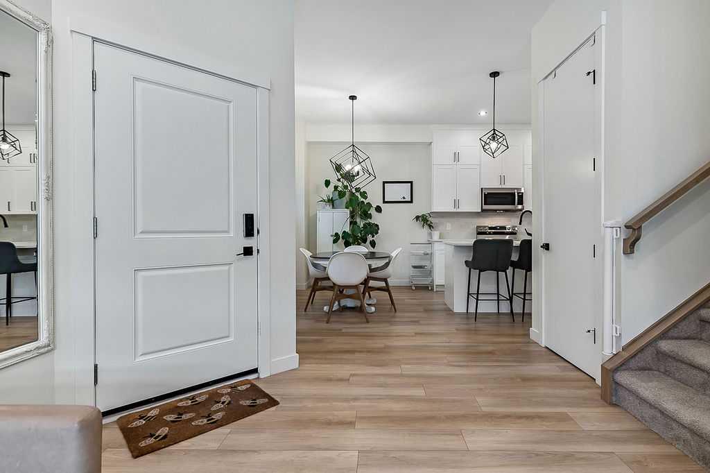 Additional image 4 of 4-4411 17 Avenue NW, Calgary, AB, T3B 0N7