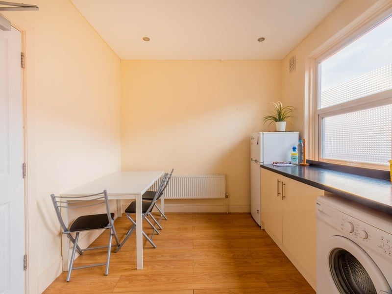 Additional image 4 of Room in a Shared House, Cannon St Rd, E1, N1 7GU