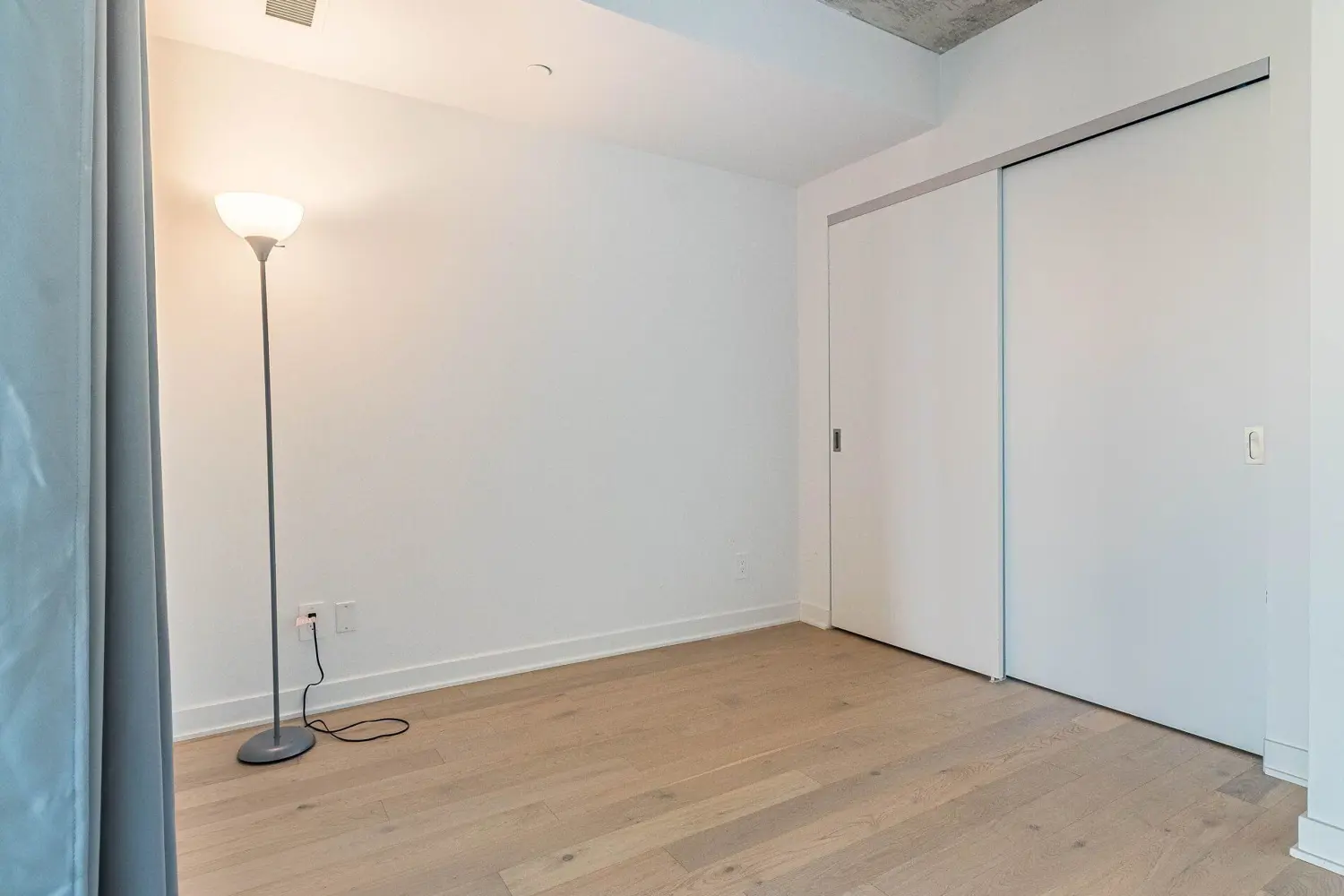 Additional image 11 of 2720 Dundas Street 703