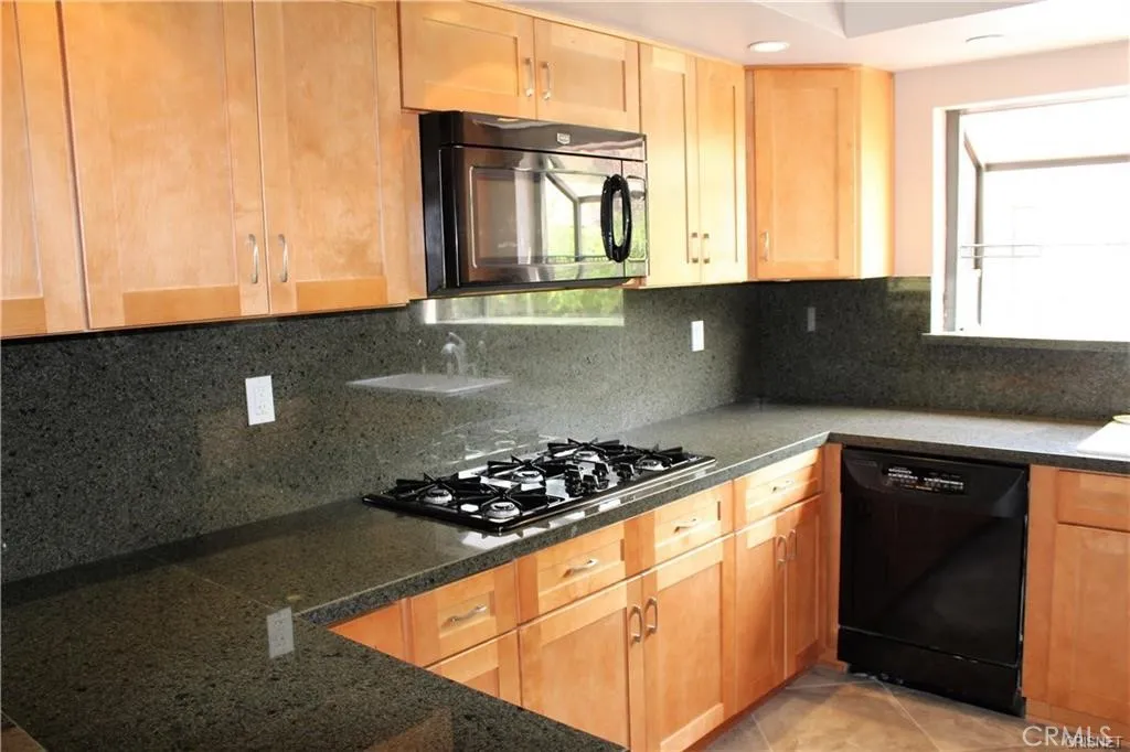 Additional image 12 of 21820 Marylee Street Unit 225, Woodland Hills, CA 91367