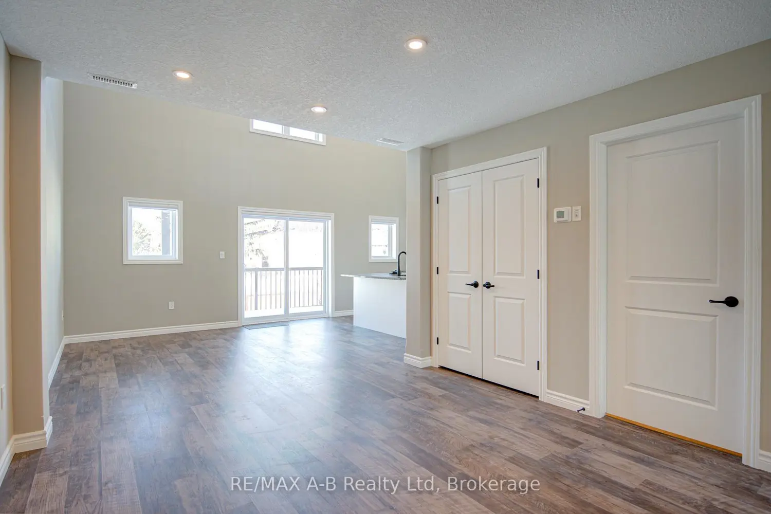 Additional image 3 of 3194 Vivian Line 37 7