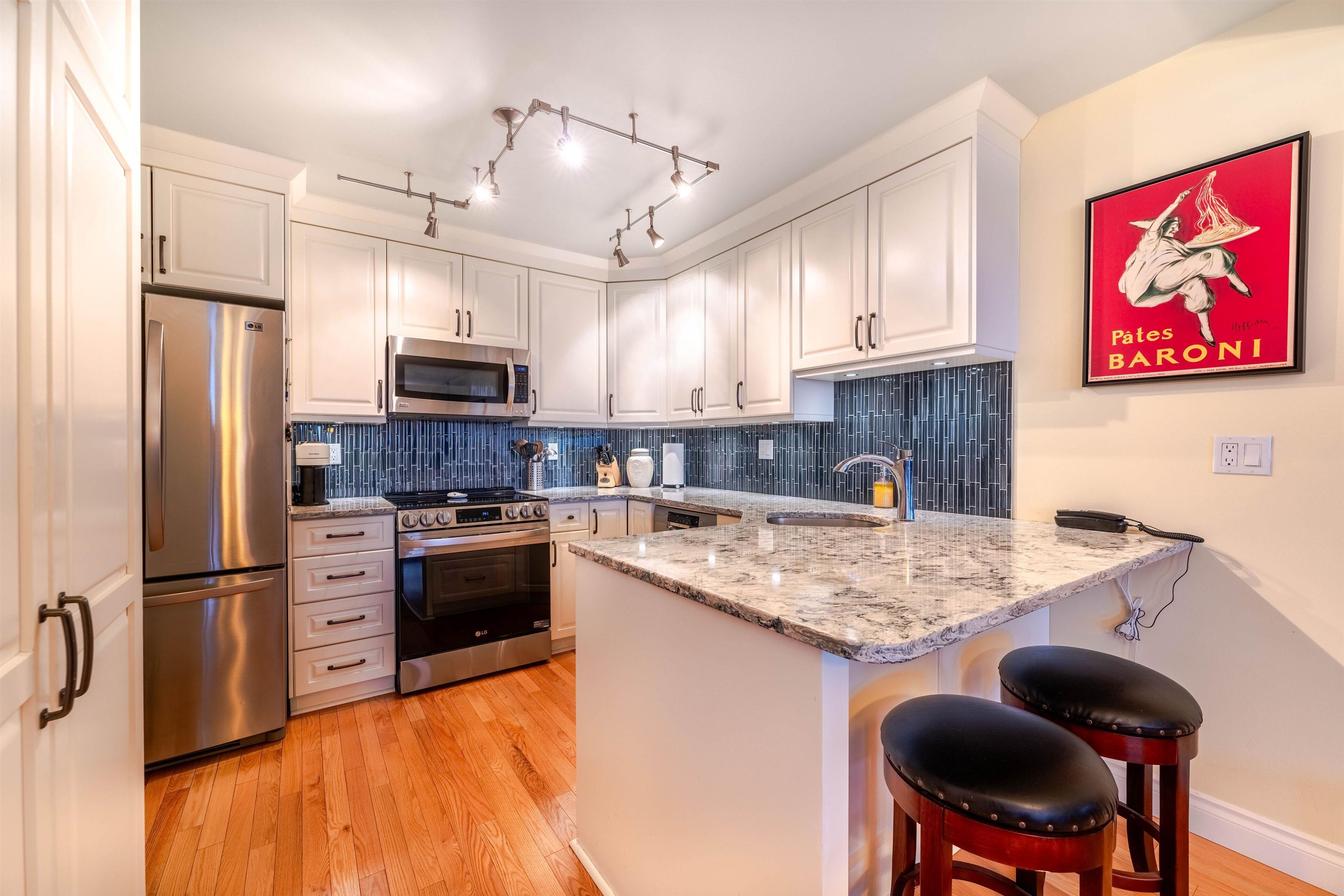 Additional image 5 of 1606-612 Fifth Avenue, New Westminster, BC, V3M 1X5