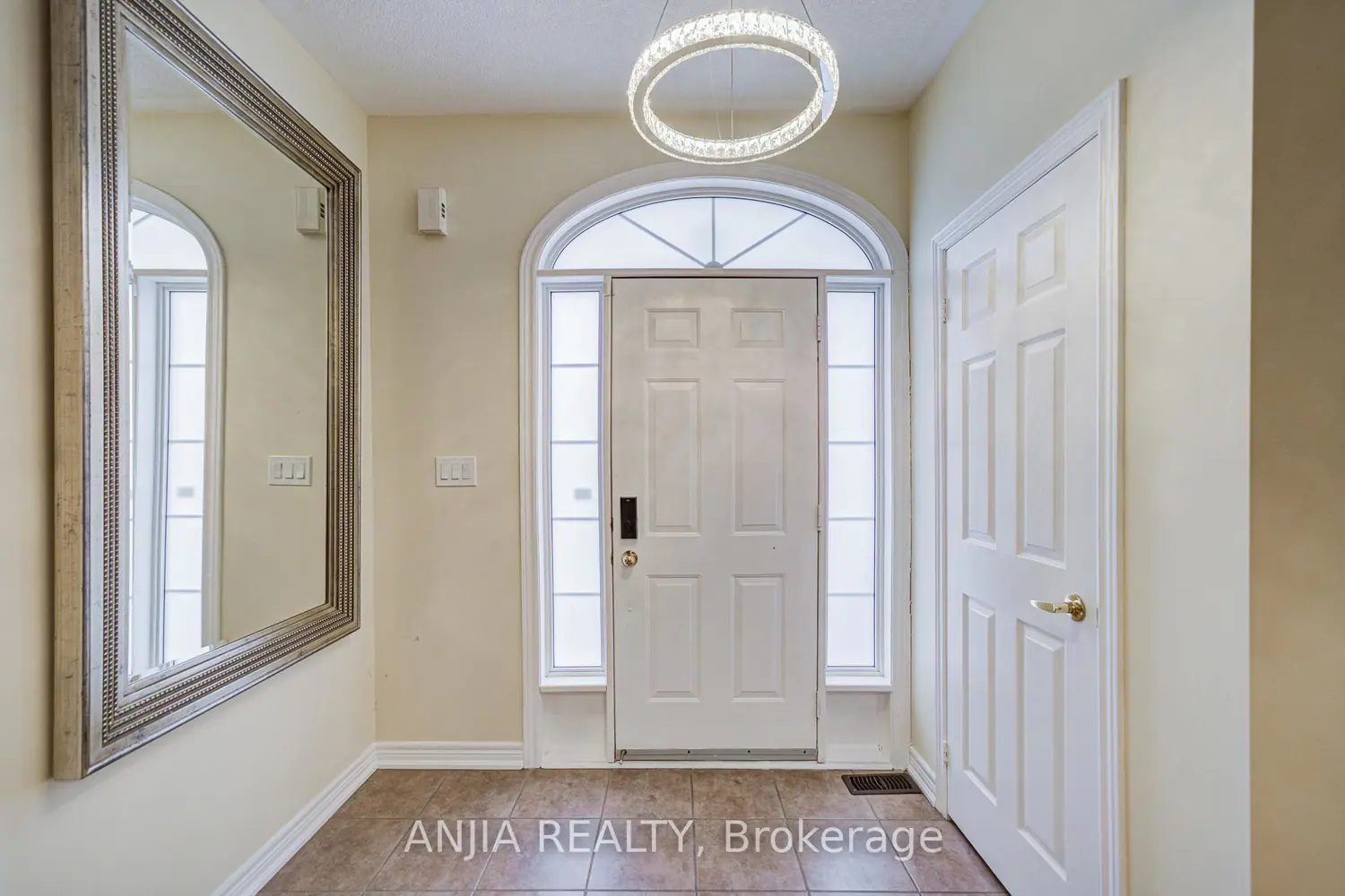 18 Orr Farm Road photo 5