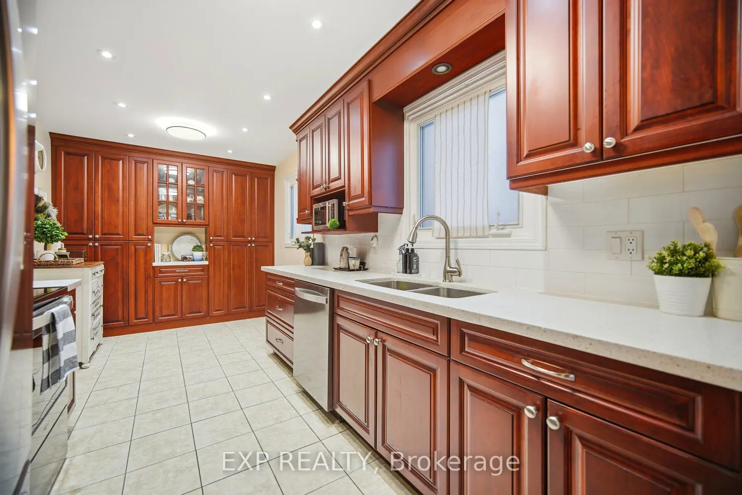 Additional image 10 of 7 Ferri Crescent