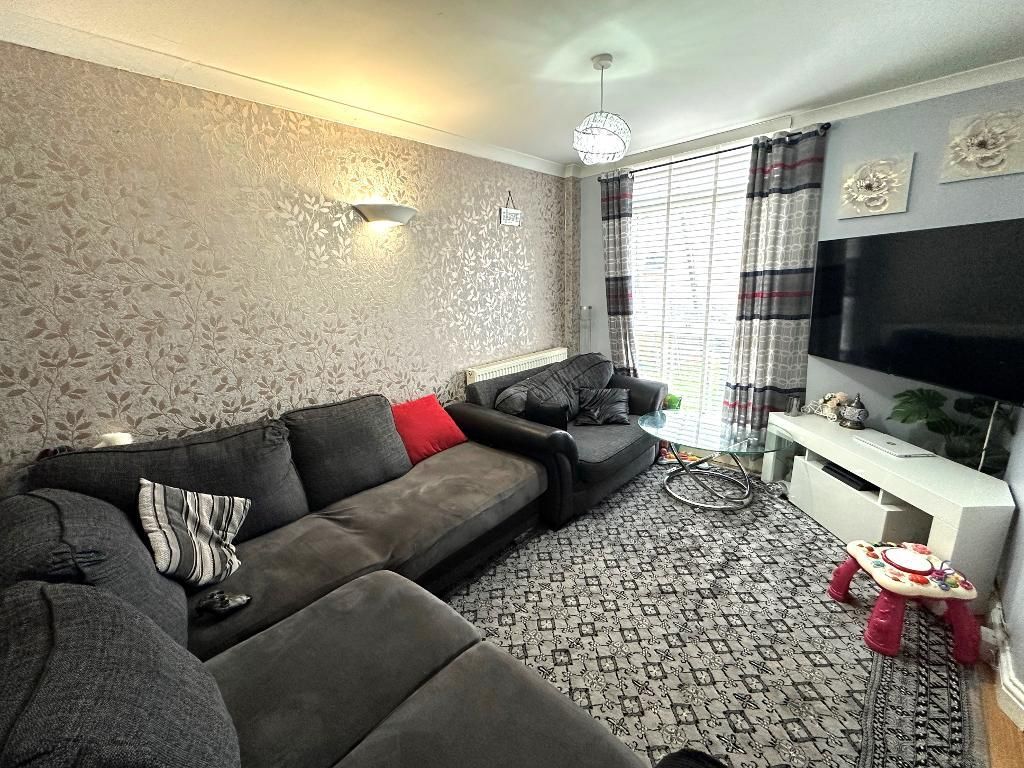 Additional image 2 of 3 bed terraced house for saleGregories Close, New Bedford Road Area, Luton, Bedfordshire LU3