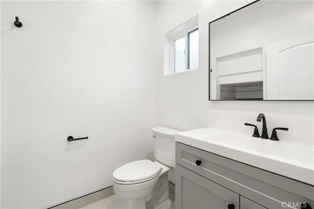 Additional image 15 of 19955 Lassen Street, Chatsworth, CA 91311