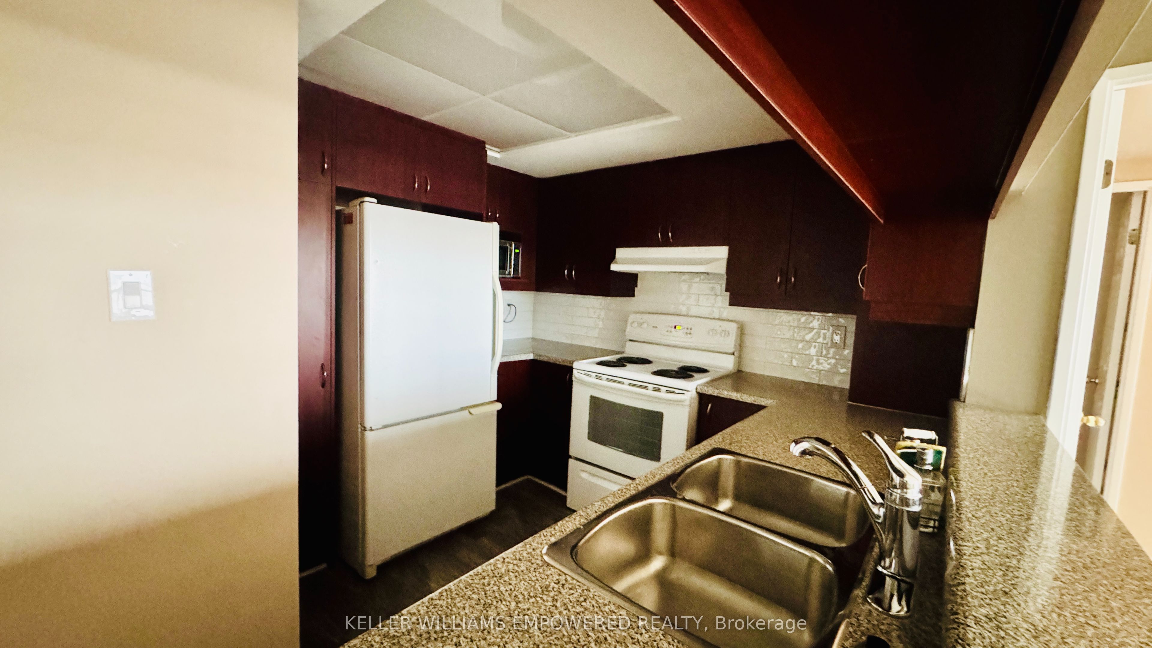 Additional image 5 of #1006-101 Subway Crescent, Toronto, ON, M9B 6K4