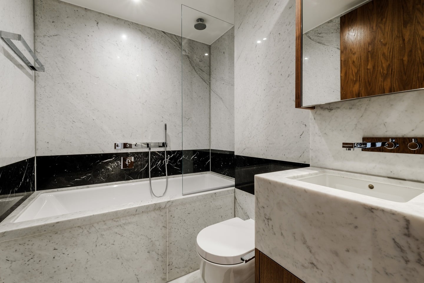 Additional image 5 of 2 Bed Flat, Waterfront Drive, SW10, N1 7GU