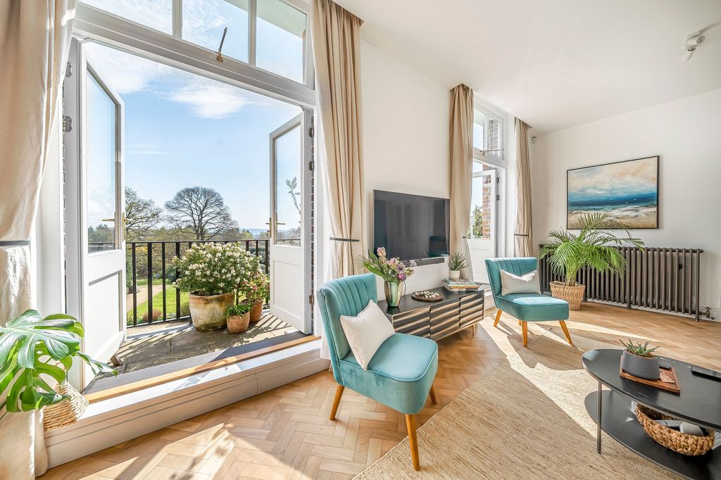 Additional image 8 of 2 bed flat for saleKings Drive, Midhurst GU29