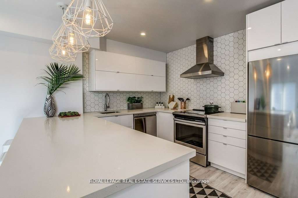 Additional image 4 of A-6 Florence Crescent, Toronto, ON, M6N 4E4