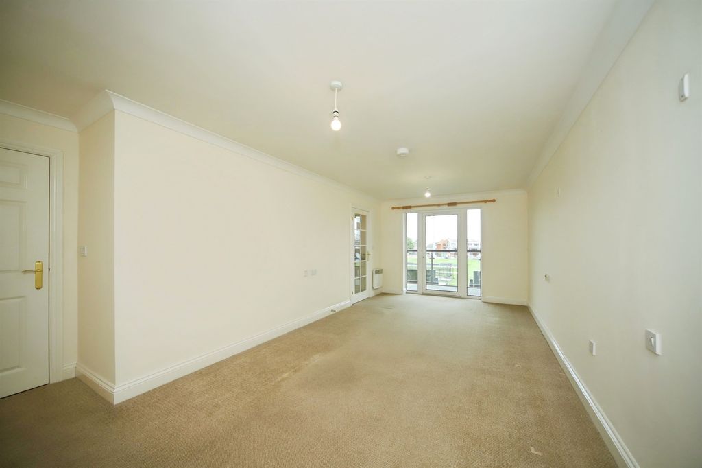 Additional image 3 of 2 bed flat for saleCoal Orchard, Taunton TA1