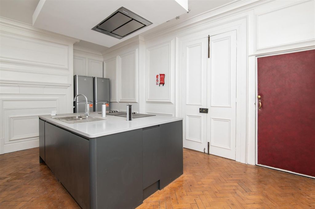 9 bed end terrace house for saleTailors Court, Bristol BS1