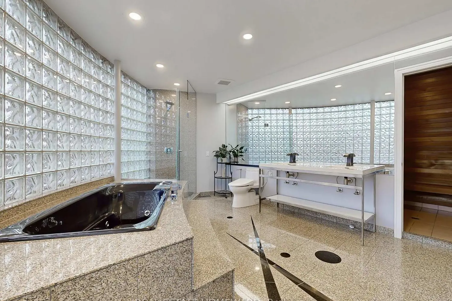 Additional image 11 of 128 Laurentide Drive