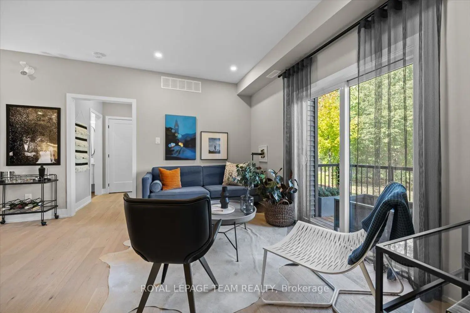 Additional image 10 of 2376 Tenth Line Road 205