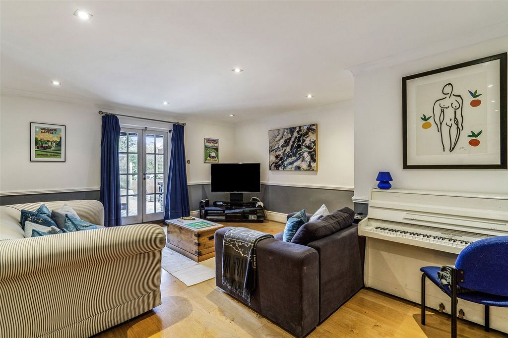 Additional image 7 of 6 bed detached house for saleFishery Road, Bray, Berkshire SL6