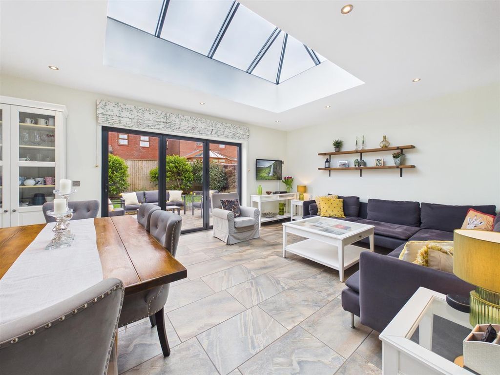 Additional image 2 of 5 bed detached house for saleSanderling Way, Porthcawl CF36