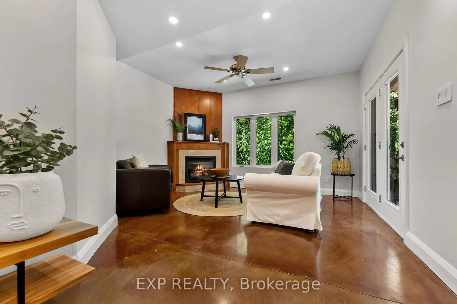 Additional image 15 of 5759 Queenscourt Crescent