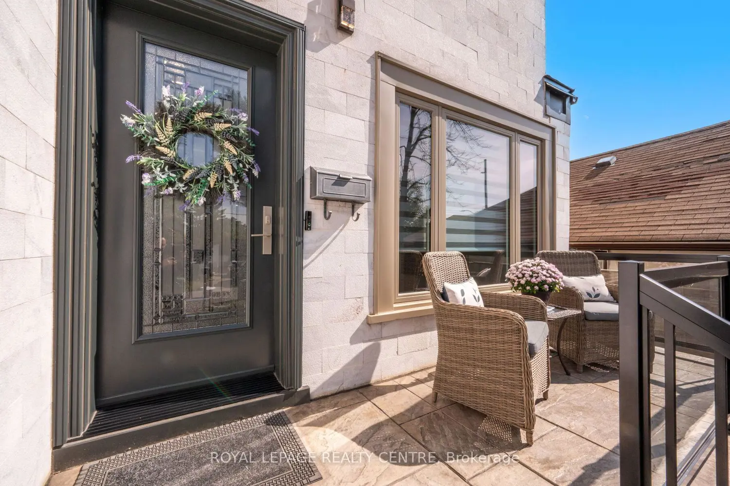 Additional image 2 of 1071 Westmount Avenue