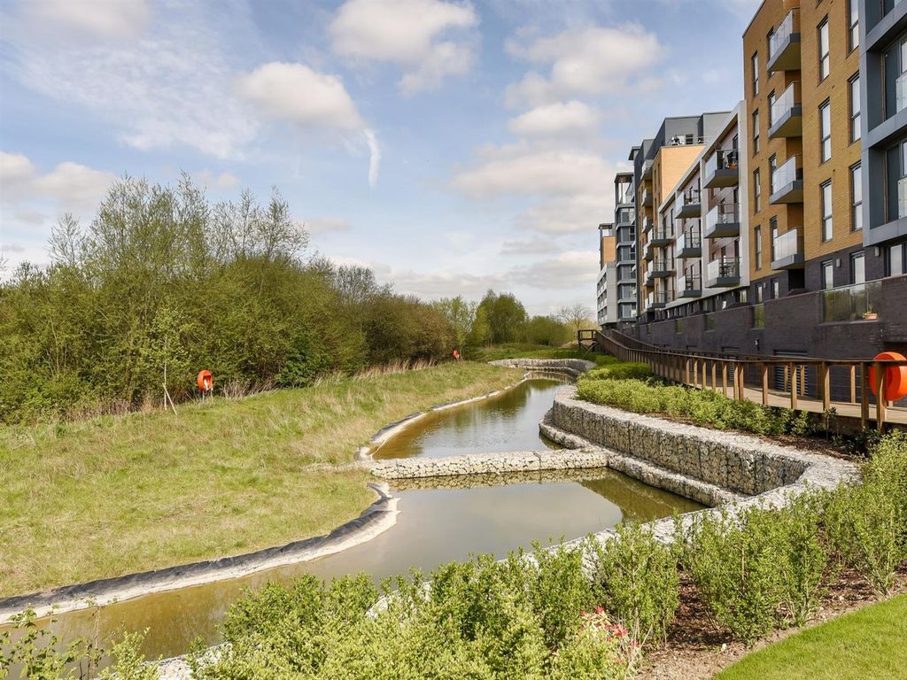 Additional image 19 of 52 bed block of flats for salePadworth Avenue, Reading RG2