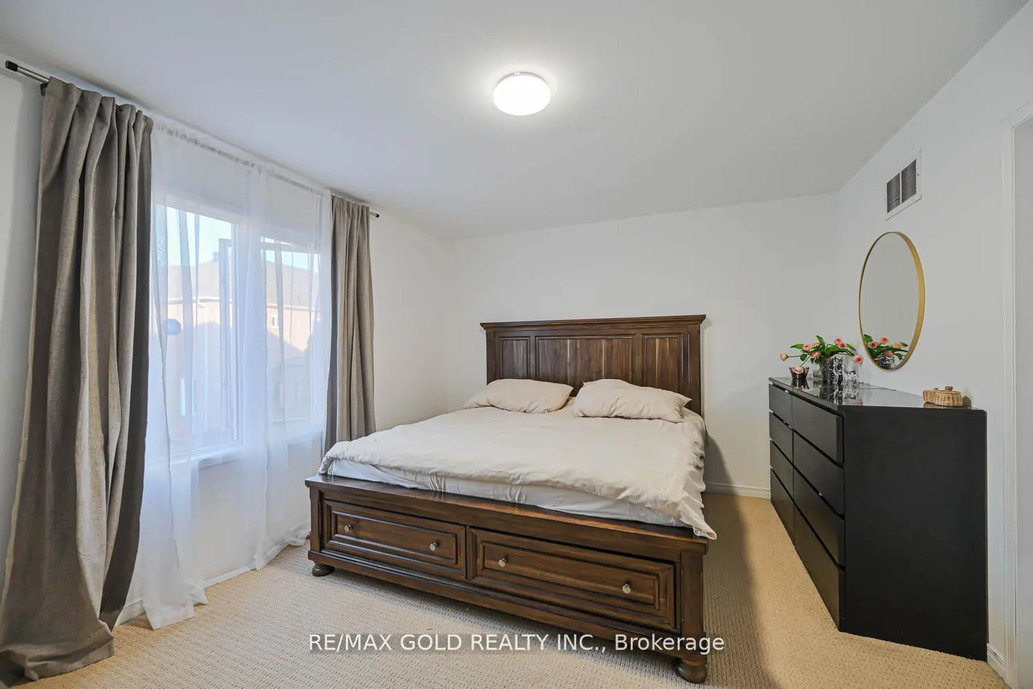 Additional image 8 of 34 Earth Star Trail