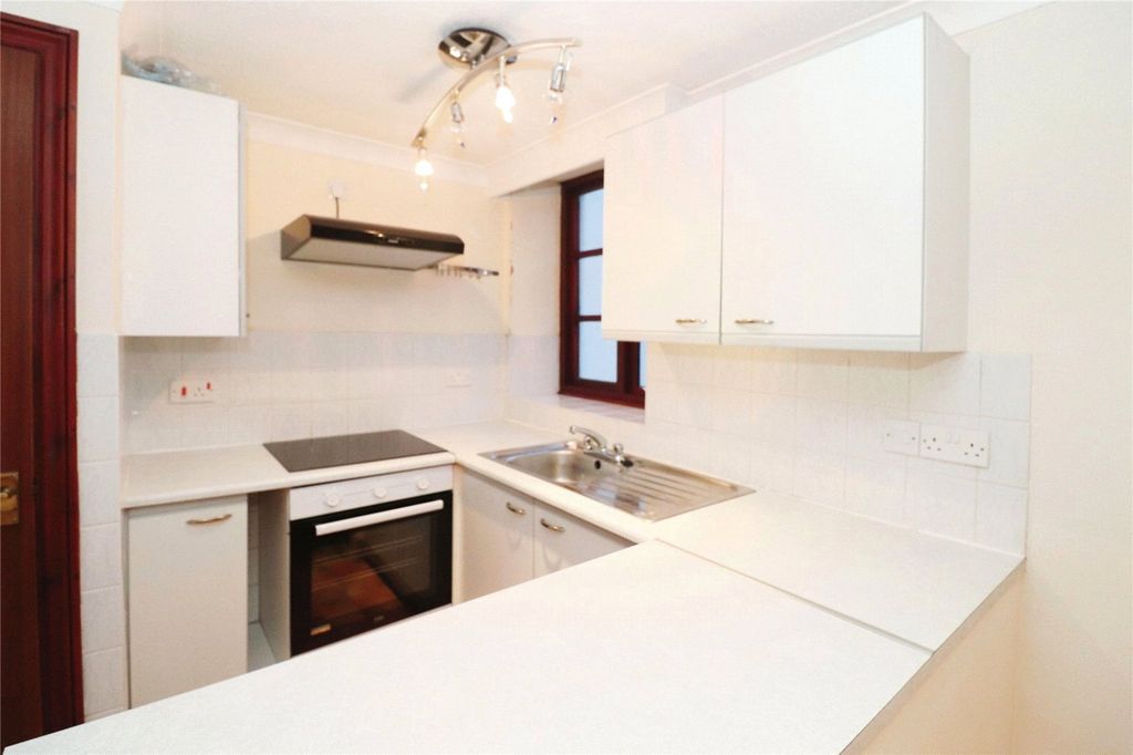 2 bed flat for saleHigher Wharf, Bude, Cornwall EX23 photo 4