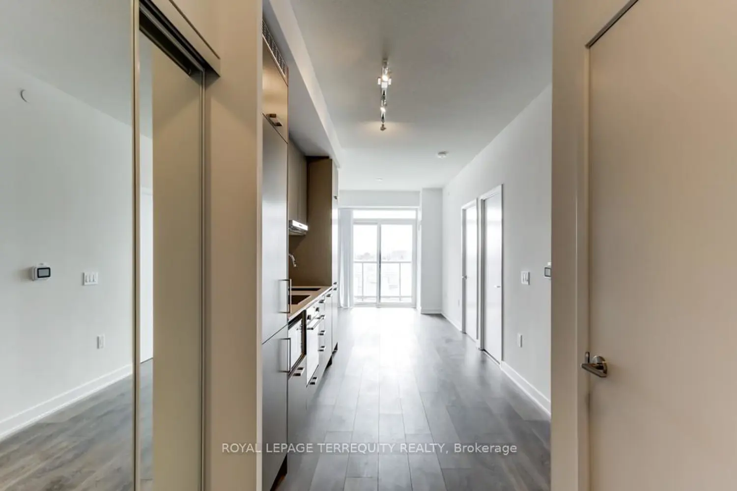 Additional image 4 of 38 Honeycrisp Crescent 607