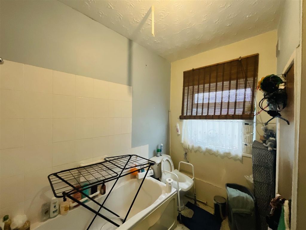 Additional image 14 of 3 bed flat for saleGilbert Road, Llanelli SA15