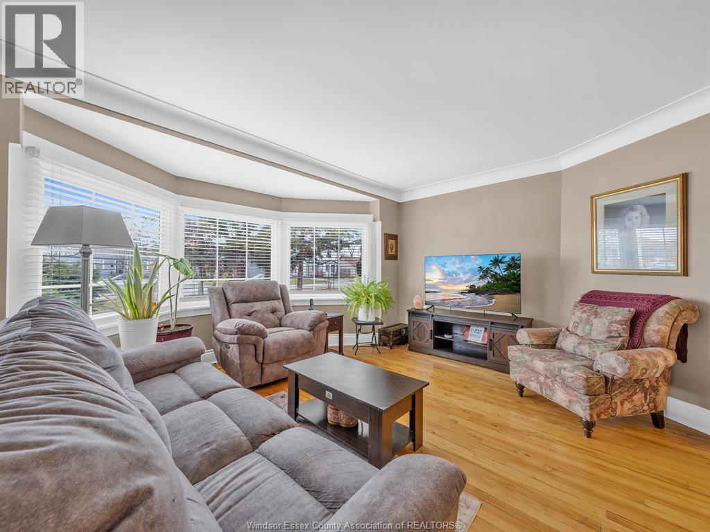 2494 Lloyd George , Windsor, ON, N8T2T4 photo 5
